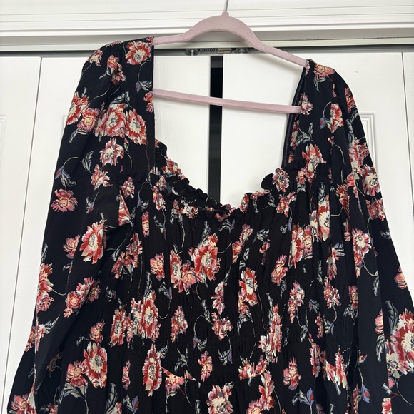 Floral Black Midi Dress - Picture 4 of 4